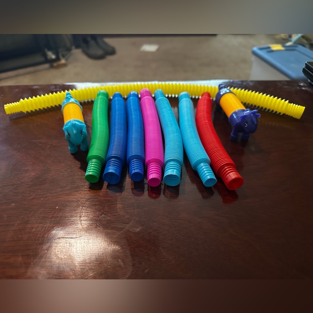 Colorful Animal Pop Tubes Toy Set